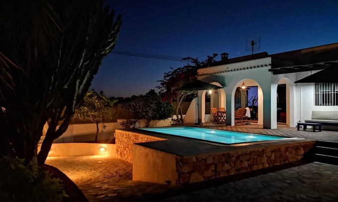 Ibiza Town Villa | Bonita villa con piscina en Ibiza ciudad.