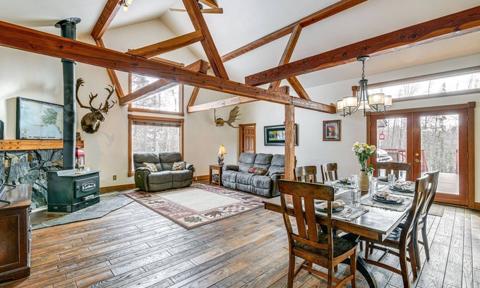 Wasilla Casa | Beautiful Wasilla Home Rental w/ Deck & Gas Grill!