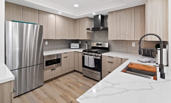 Coronado Cays Condominio | Hermoso condominio frente al agua con deslizamiento de barco