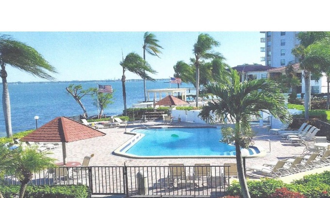 Casa del Mar Condominio | Hermosa vista al agua bloques de apartamentos de la playa.