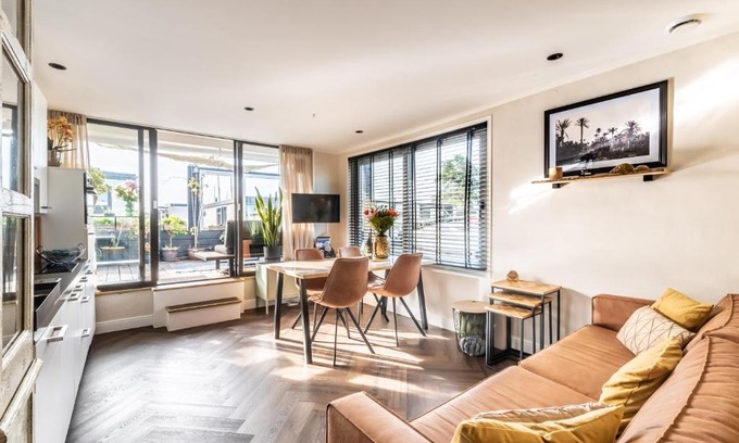 Municipality of Aalsmeer Alquiler De Eote | Beautiful Water Villa, near Schiphol and Amsterdam