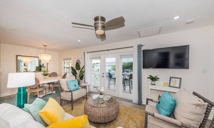 Coquina Key Condominio | Beautiful Waterfront Resort Style Living - 1 bed