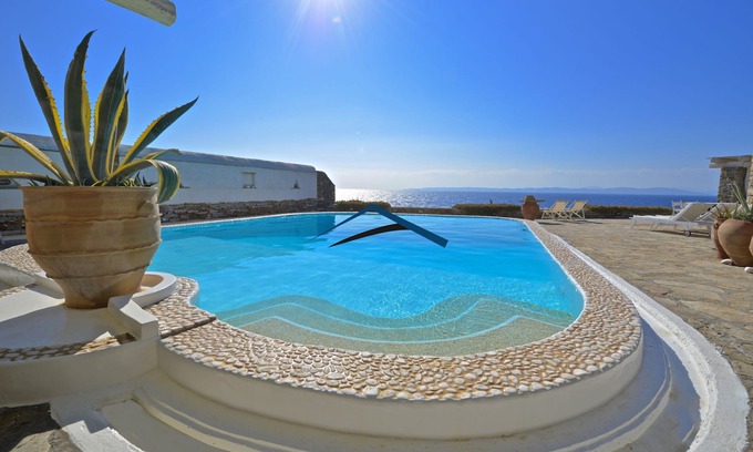 Kea Villa | Villa frente al agua con una piscina y una fantástica vista al mar