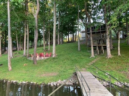 Cadiz Casa | Beautiful Waterfront with Dock Firepit Hot tub
