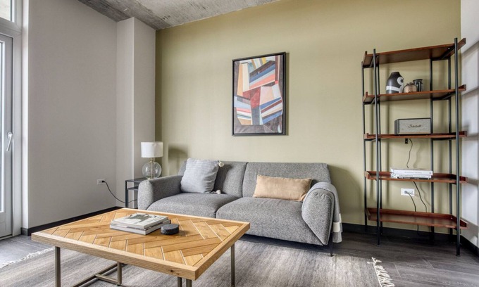 Near West Side Apartamento | Beautiful West Loop Jr 1BR w/ Gym, near Fulton Market, by Blueground