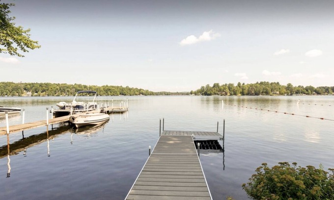 White Lake Casa | Beautiful White Lake Lakehouse on Woodstock Way!