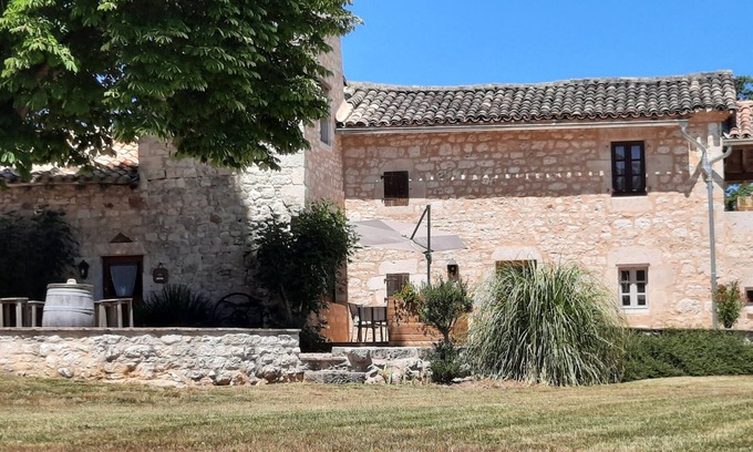 Andillac Cabaña | Hermosa casa en piedras blancas en una casa de carácter, piscina, equitación