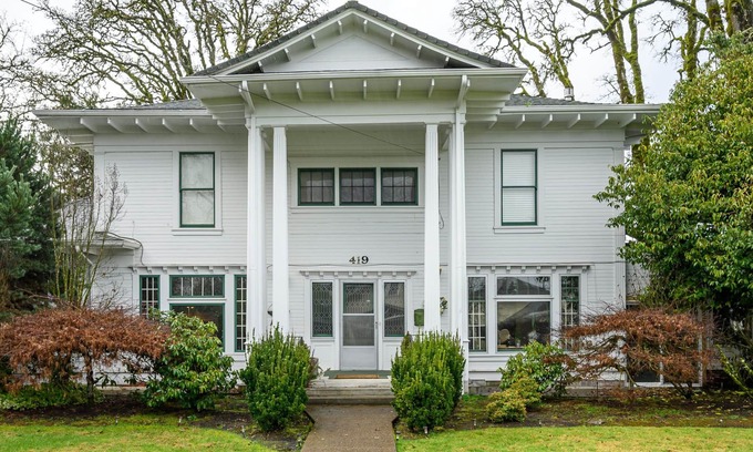 Carlton Casa | Beautiful Wine Country Escape