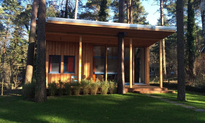 Schwielowsee Casa | hermosa casa de madera con muebles exclusivos y ventanas panorámicas en Schwielowsee