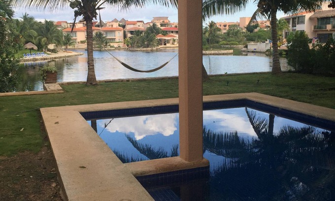 Puerto Aventuras Casa | BEAUTIFULL 4 BDRS. WATER FRONT VILLA