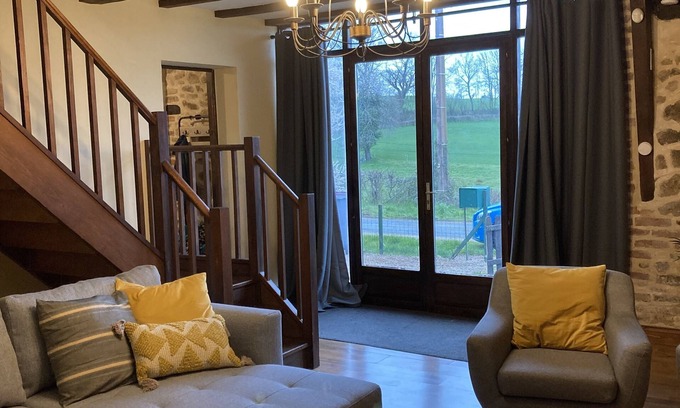 Sainte-Therence Casa | Beautifully converted barn in the heart of rural France.