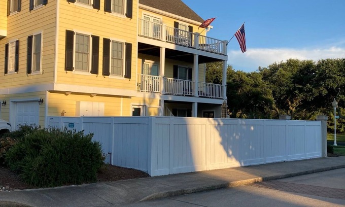 Buck Island Casa | BEAUTIFULLY DECORATED ~ CLOSE TO THE BEACH ~ 5 BEDROOM/4 BATH