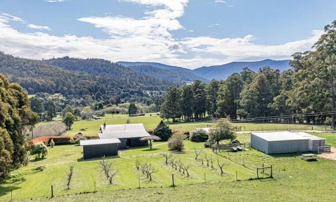Nicholls Rivulet Casa | Beautifully quiet Karuna Alpaca Farm-stay