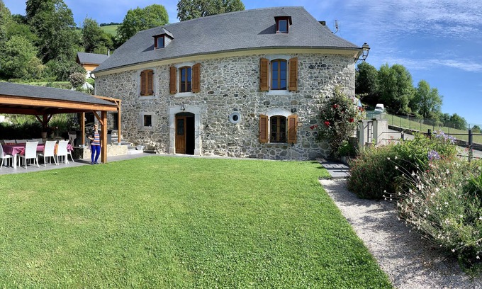 Arras-en-Lavedan Casa | Beautifully renovated 18th century house