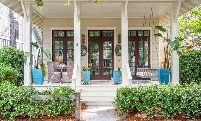 Watercolor Casa | Beautifully renovated and refined cottage with private pool