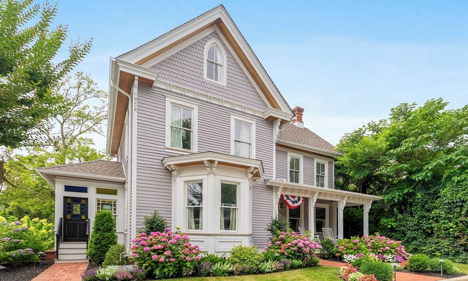 West Cape May Casa | Beautifully Remodeled Historic Designer 6 Bedroom/Walk to Beach/City/Restaurants