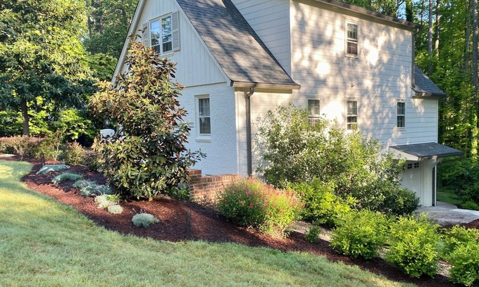 Raleigh Casa | Beautifully remodeled 3BR Home in Raleigh's North Hills Dining &Shopping area