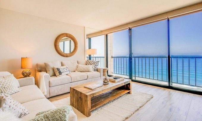 North Pacific Beach Condominio | Condominio frente al mar 10 ° piso recientemente remodelado