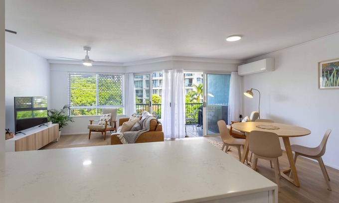 Maroochydore Apartamento | Beautifully Renovated Maroochydore Beach Apartment
