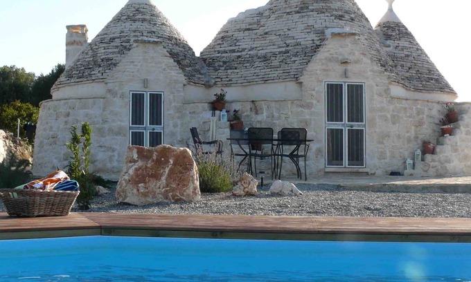 Martina Franca Villa | Trullo bellamente renovado para las vacaciones románticas perfectas, con piscina privada
