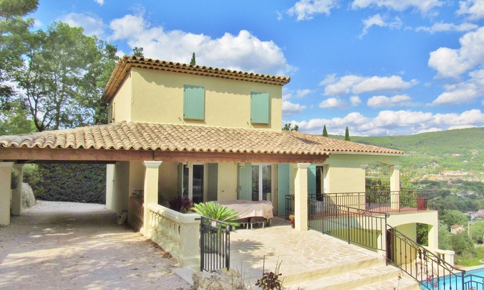 Draguignan Casa | Beautifully renovated Mediterranean house with a perfect view and pool