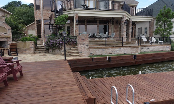 Walden on Lake Conroe Casa | Bellamente remodelado casa de vacaciones frente al lago