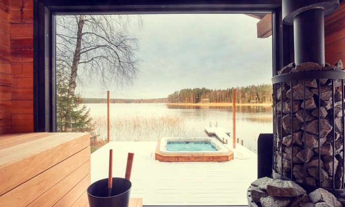 Salo Casa | Beautifully renovated lakeside red cottage