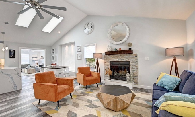 Clearwater Casa | Beautifully Renovated 3 Bedroom Home in Clearwater Community! WIFI, Community Pool, Tennis Court, and 2 miles to the beach!