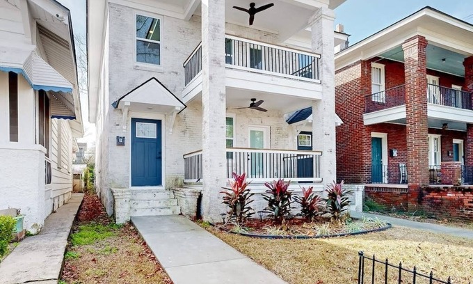 Eastside Casa | Beautifully renovated townhouse located in the charming city of Savannah, GA.