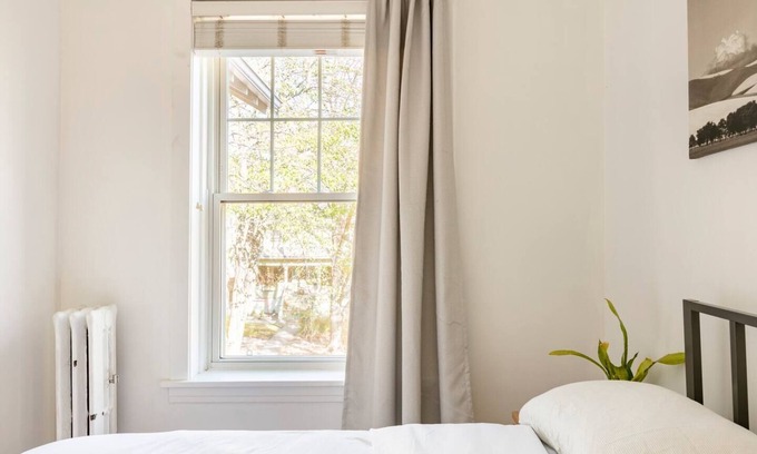 South Evanston Apartamento | Beautifully Styled Apartment in South East Evanston