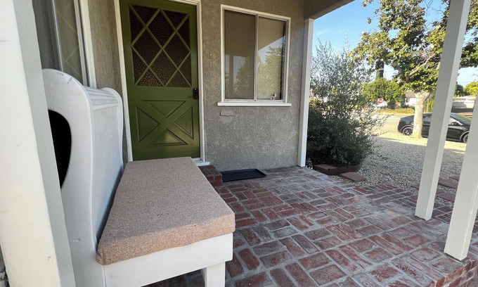 Toluca Woods Casa | Beauty and Grace 1938 One Bedroom