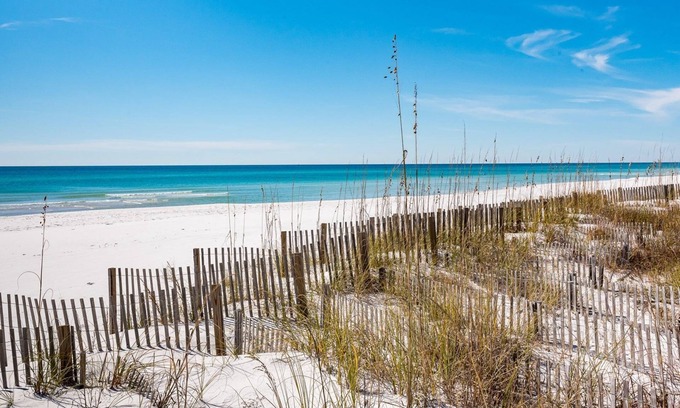 Gulf Trace Casa | 30% OFF REMAINING SUMMER AVAILABILITY~BEAUTY AT THE BEACH~Gulf/Beach/Lake