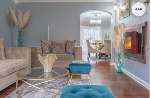 Overbrook Casa | Beauty in a Row