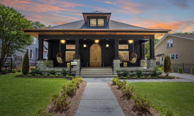 Eighth Avenue Casa | Beauty on Beech HGTV Featured Designer Home