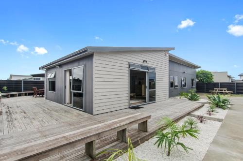 Ruakaka Casa | Beauty on Bream Bay - Ruakaka Holiday Home