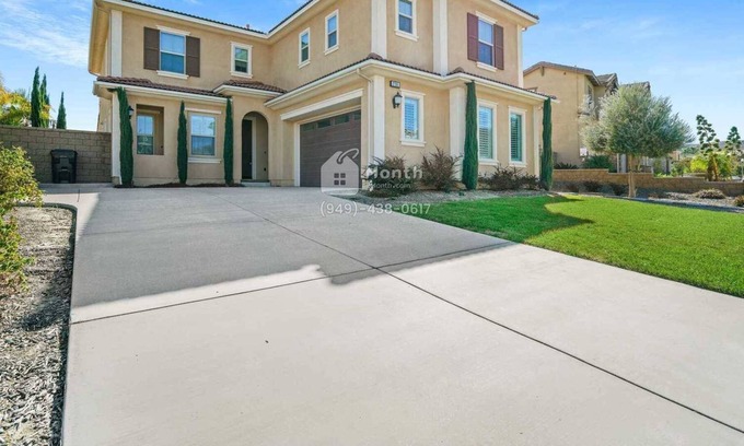 Santa Ana Heights Casa | Beauty on Guarda Dr