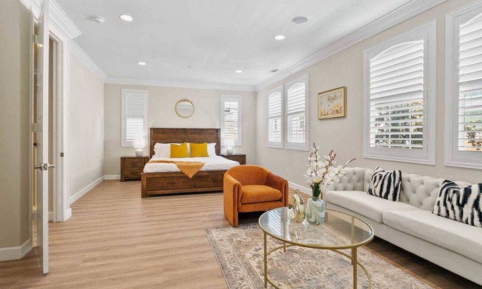 Eastvale Casa | Beauty on Irisbend