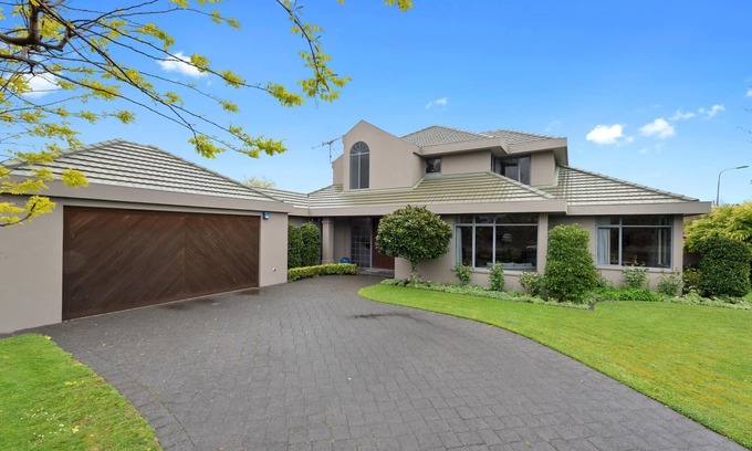 Hamilton Casa | Beautyfull 367 sqm house double storey house