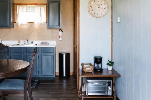 Strasburg Casa | Beaver Creek Cabin 6