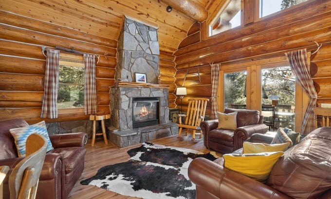 Custer Cabina | Beaver Creek Lodge, Secluded