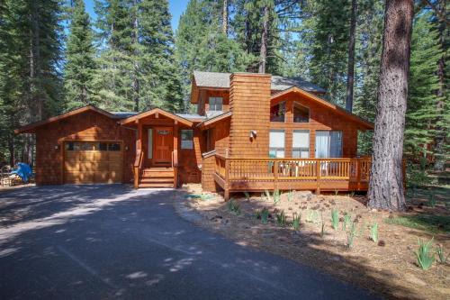 Truckee Chalet De Esquí | Beaver Pond Northstar Luxury Chalet with Hot Tub