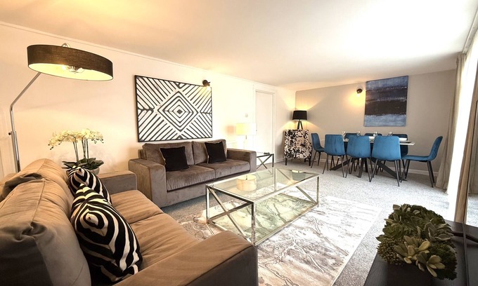 Skelton-in-Cleveland Casa | Home-Moderno-Baño con ducha-Vista a la Calle-Beckstone House