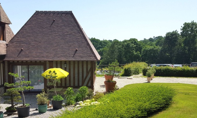 Saint-Pierre-Azif Casa | Hostales en L'herbe aux Vaches