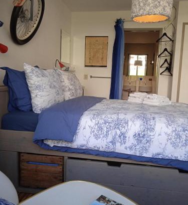 Nieuw-West Cama Y Desayuno | Bed and Breakfast Amsterdam West