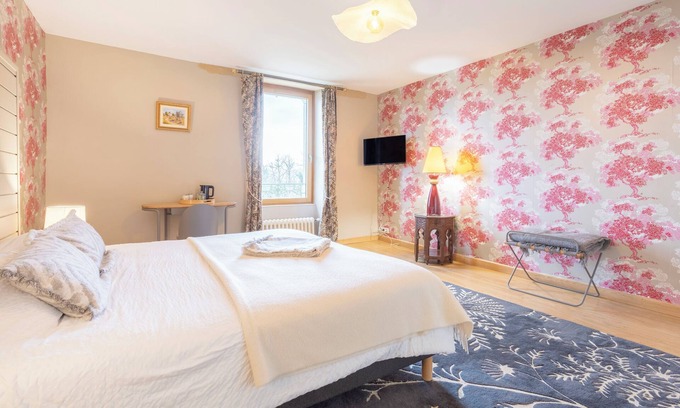 Concarneau Cama Y Desayuno | Alojamiento y desayuno 'Anne De Bretagne' con terraza compartida, jardín compartido y Wi-Fi