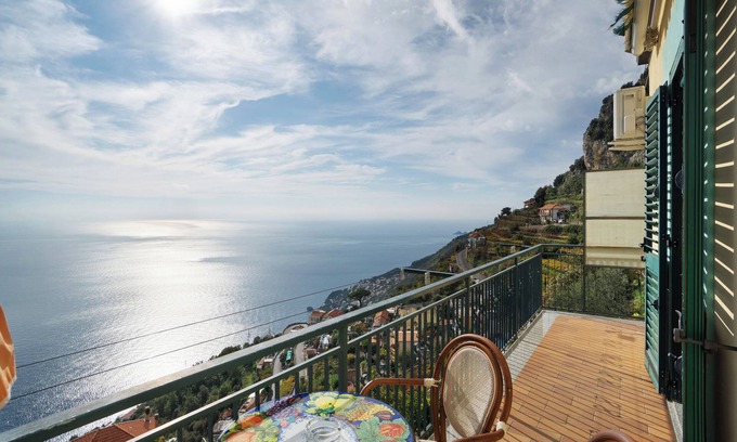 San Michele Cama Y Desayuno | Bed and Breakfast 'Camera Ravello Con Vista Mare' con vistas al mar, Wi-Fi y aire acondicionado