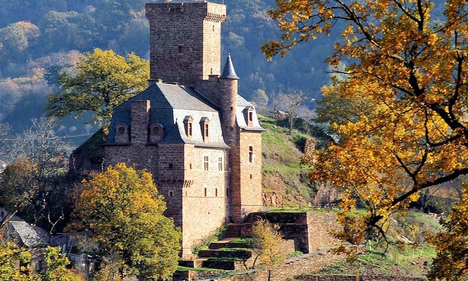 Mouret Otro | Casa rural CHATEAU LA SERVAYRIE cerca de CONQUES