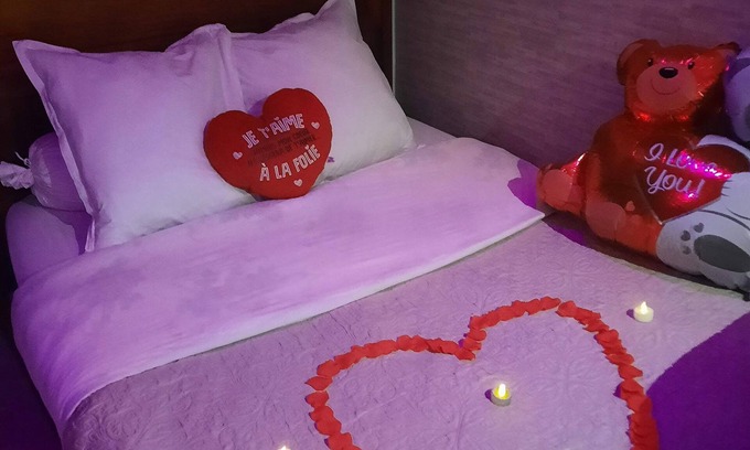 Amblainville Cama Y Desayuno | BED AND BREAKFAST DEPENDENCY WITH IN-ROOM JACUZZI