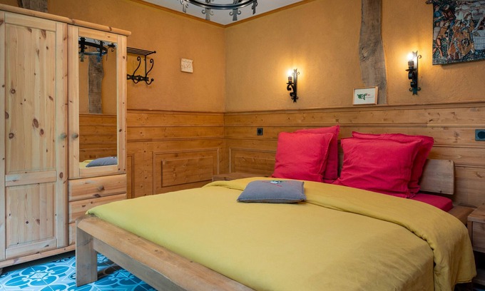 Pluvigner Cama Y Desayuno | Bed and Breakfast 'Galaad' with Shared Terrace, Shared Garden and Wi-Fi
