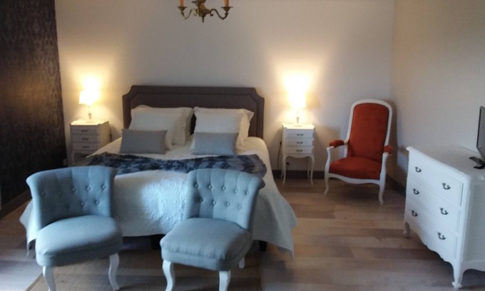 Montmoreau-Saint-Cybard Casa | Casa Rural por habitaciones 'MONTIS MAURELLI' dormitorio 1